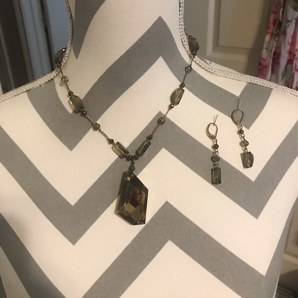 Jewelry - Stone necklace and earring set